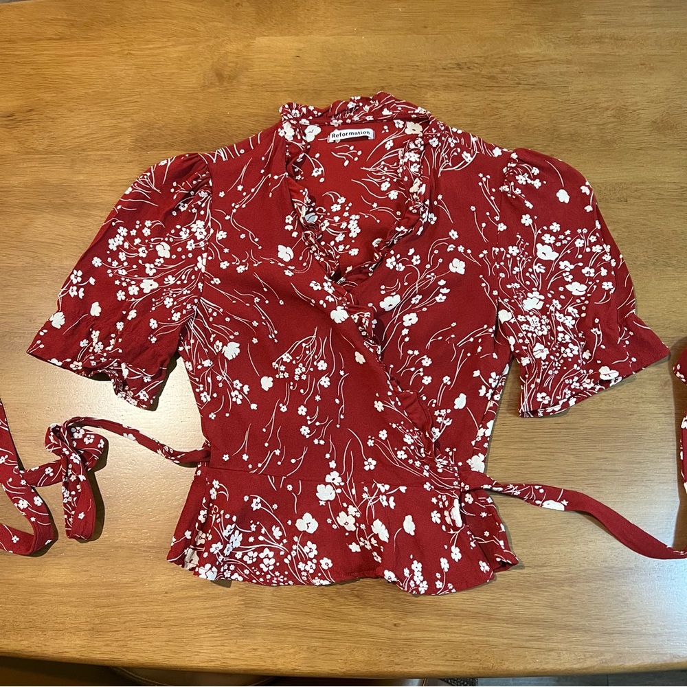 Reformation Caprice Floral Wrap Top in Bryce size XS - Picture 5 of 11